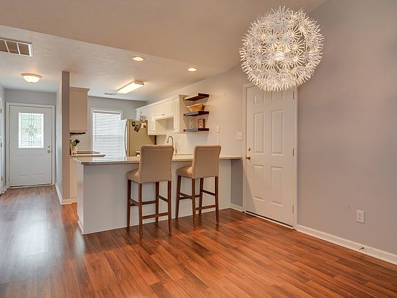 5th image of 123 Amity Ln