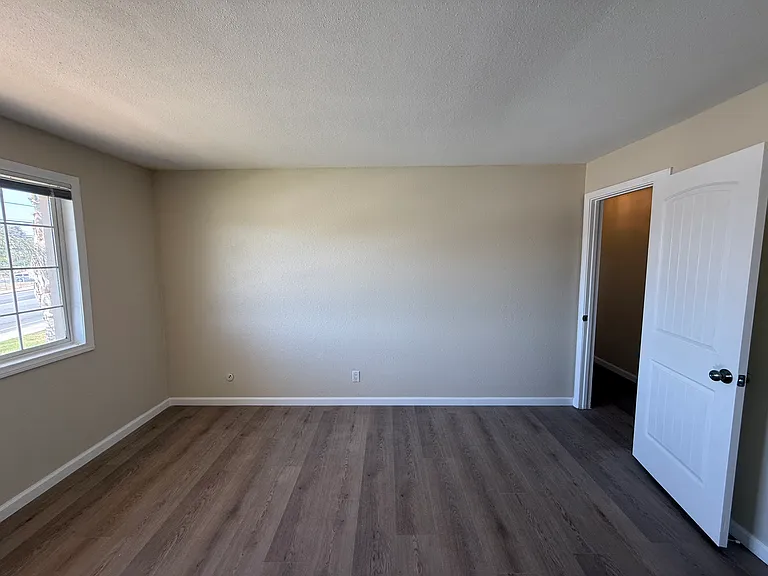 10652 Collett Ave #3 — Photo 16