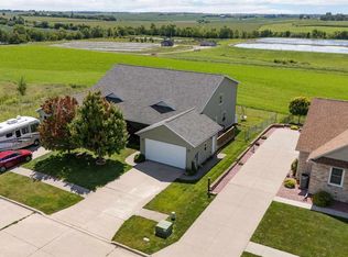211 Summit Dr, Tipton, IA 52772