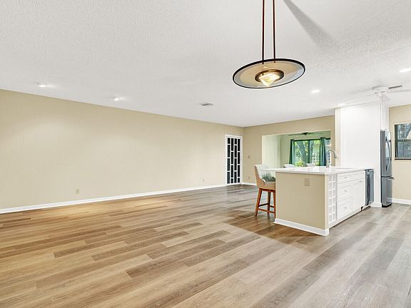 5th image of 5270 Nesting Way #C
