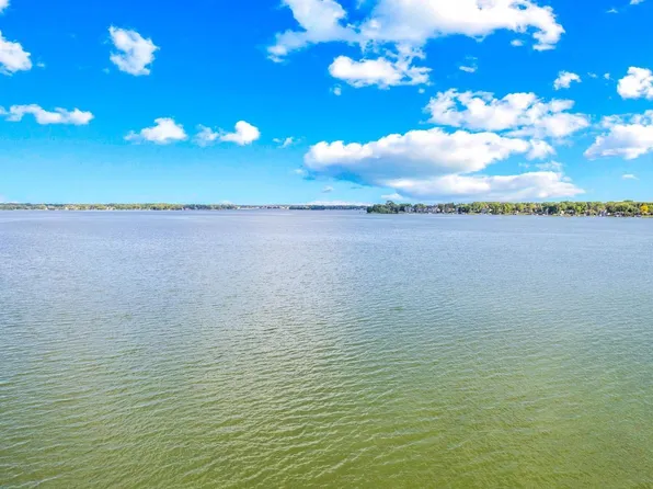 578 Lac La Belle DRIVE, Oconomowoc, WI 53066