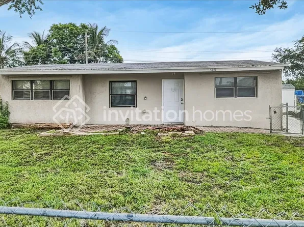 4255 N Browning Dr, West Palm Beach, FL 33406