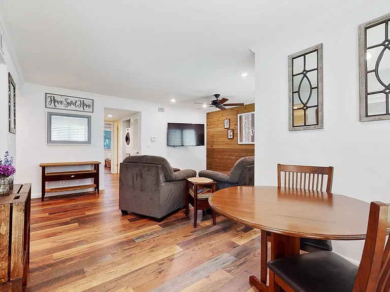 729 Portwalk Pl — Photo 9