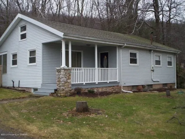 690 S Mountain Blvd, Mountain Top, PA 18707