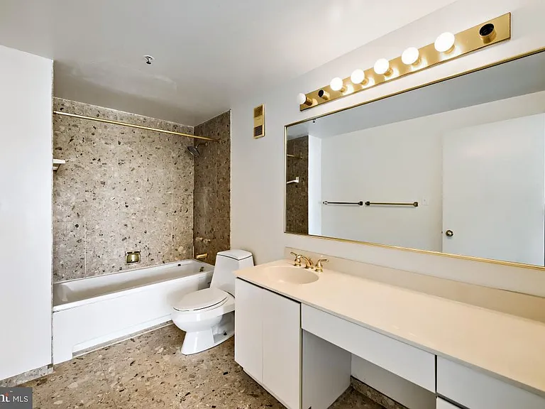 250 President St #603 — Photo 10