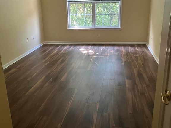 4th image of 335 Saint Andrews Pl