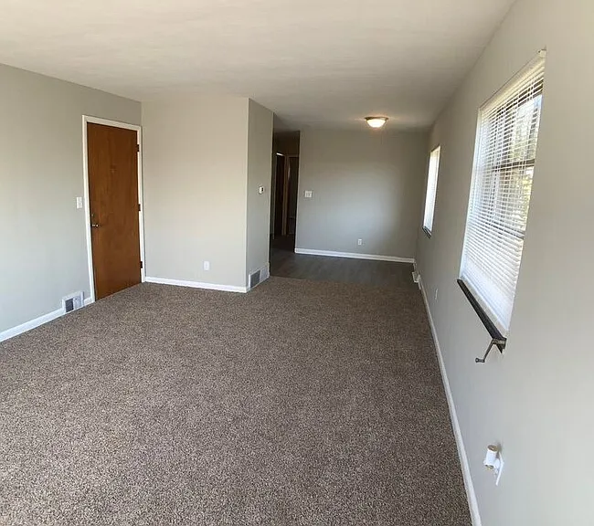 2425 Springmont Ave — Photo 6