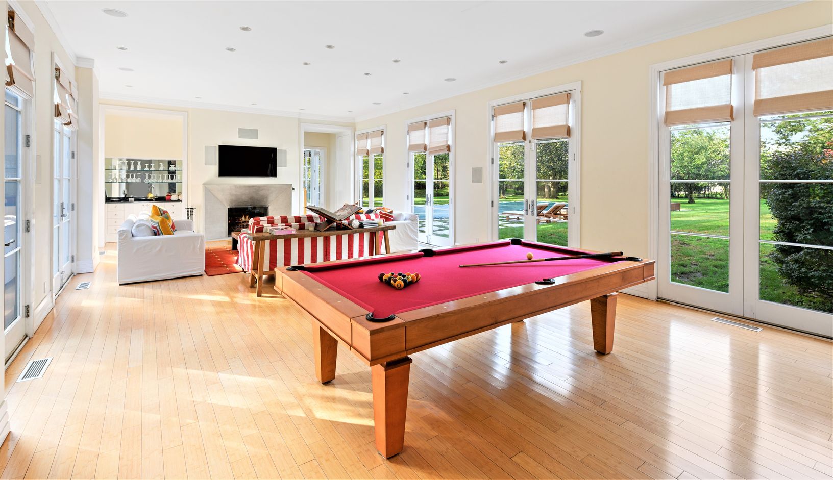  Pool/Billiard Room