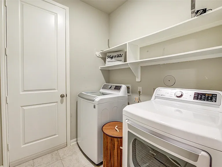 2727 Camellia Ave — Photo 26