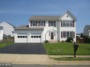 9676 Crecy Ln, Manassas, VA 20110