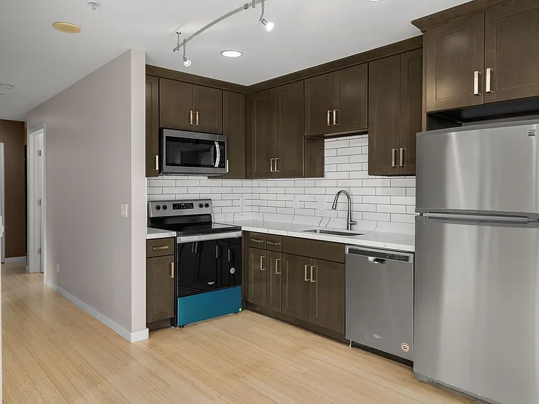2717 Western Ave #530 — Photo 10