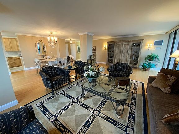 4th image of 27110 Grand Central Pkwy APT 24O