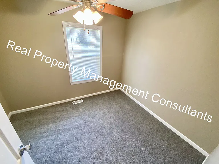 6306 E 152nd St — Photo 7