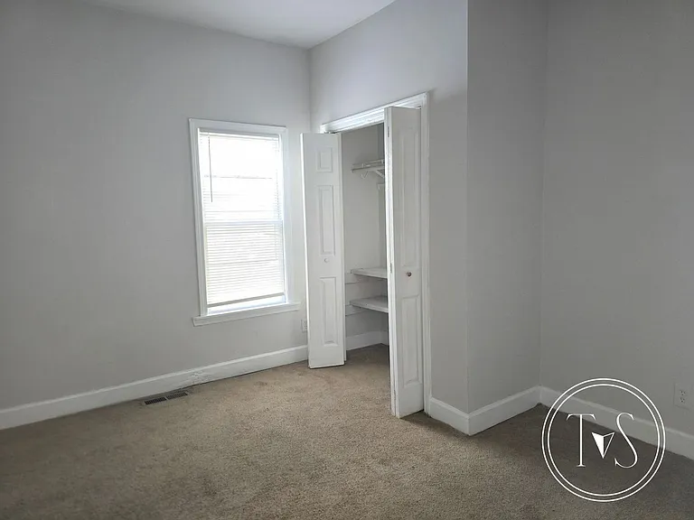 1116 NE 36th St — Photo 13