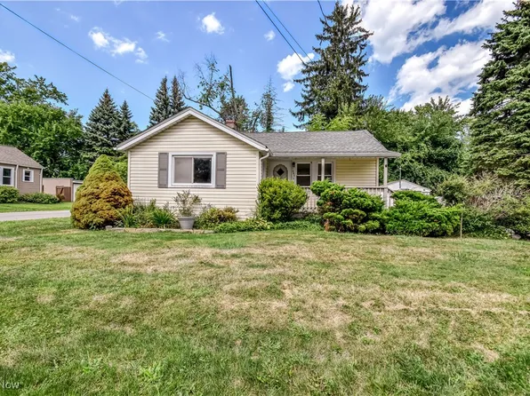 7665 Miami Rd, Mentor On The Lake, OH 44060