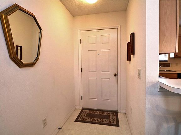 3rd image of 1677 Staunton St