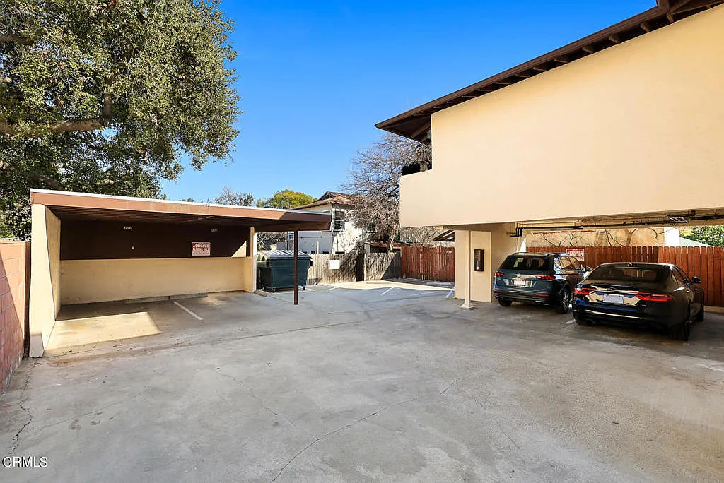 2 bed, 1.5 bath, 1100 sqft, $3,300 — Photo 3