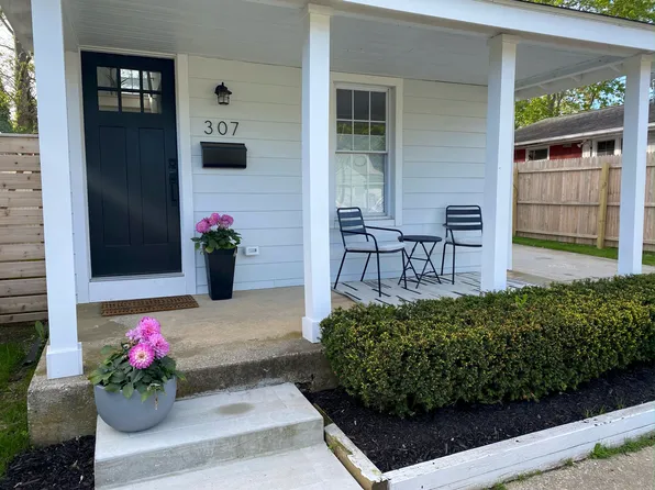 307 Champlin Pl, Greenport, NY 11944