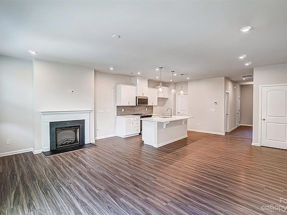 4th image of 4503 Iron Oak Ln