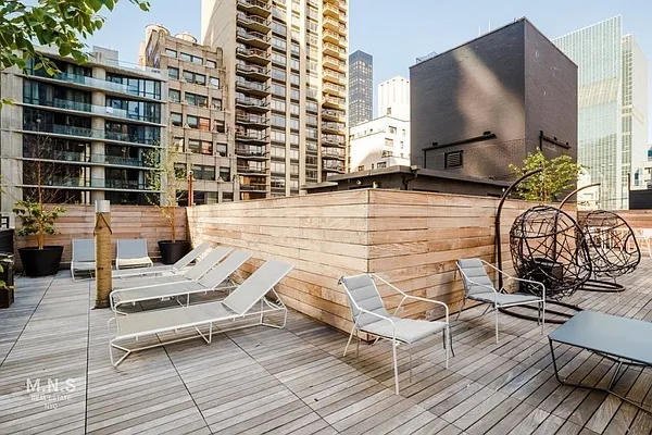 Rented by MNS | media 25