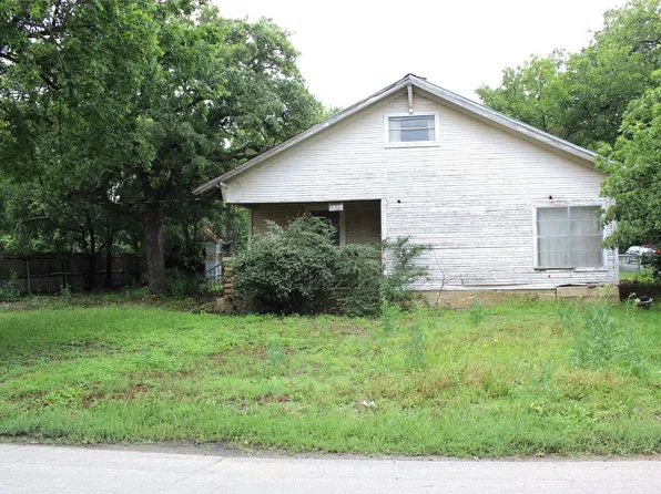 1390 N Paddock St, Stephenville, TX 76401