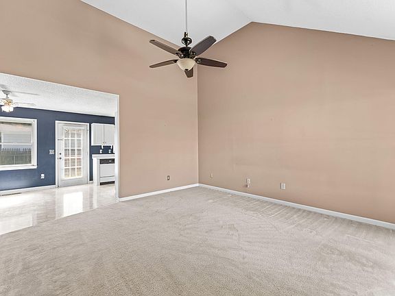 4th image of 302 Valley View Rd