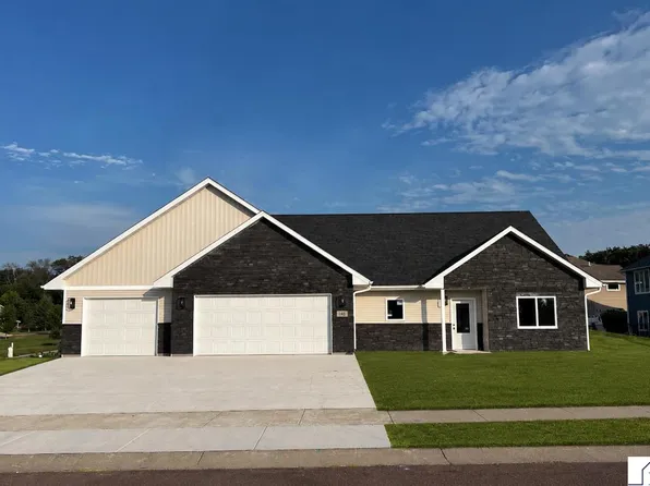 148 Hidden Oaks Cir, Mankato, MN 56001