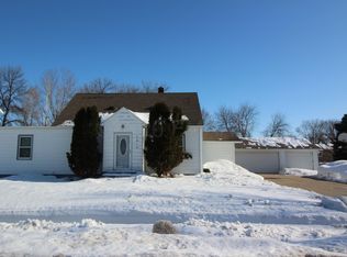 2610 14th St S, Moorhead, MN 56560