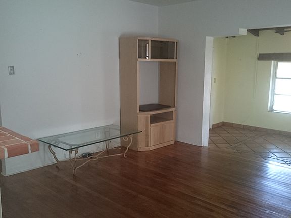 2nd image of 141 SE 5th Ave