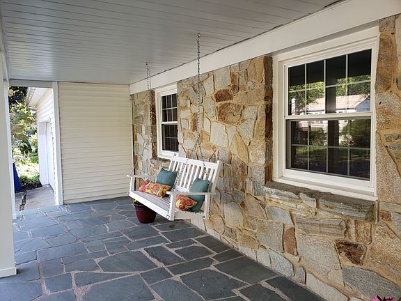 2nd image of 108 Yellow Breeches Dr