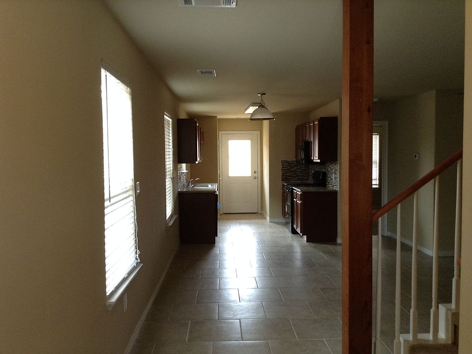 1st image of 835 E College Ave