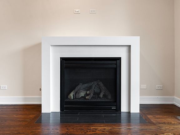 5th image of 3514 N Sacramento Ave #3S