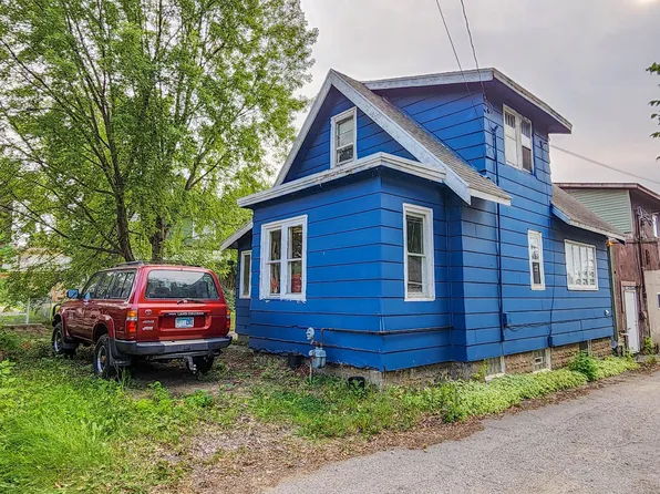 517-8 1/2 St S, Virginia, MN 55792