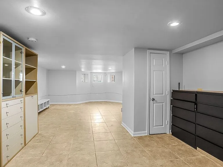 306 R St NW — Photo 30