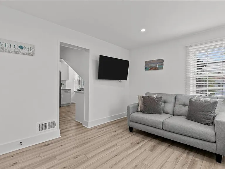 13 Sherman St #3 — Photo 5
