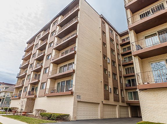 2nd image of 251 Marengo Ave #4E