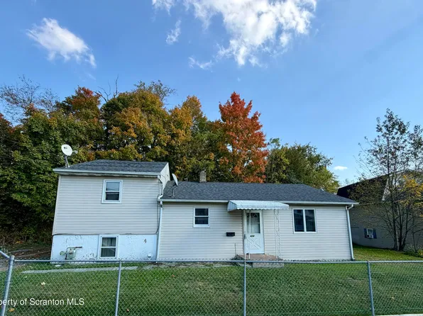 424 Brook St, Peckville, PA 18452