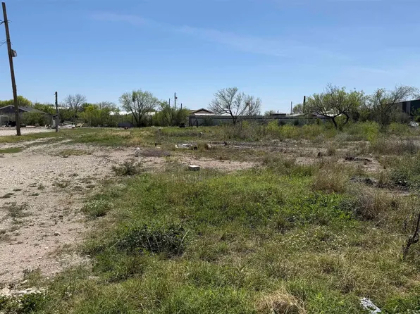 233 Grissom Dr #17, Del Rio, TX 78840