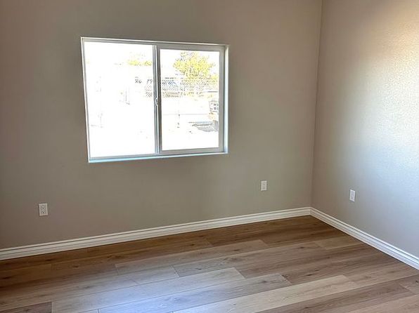 16498 Yucca St, Hesperia, CA 92345