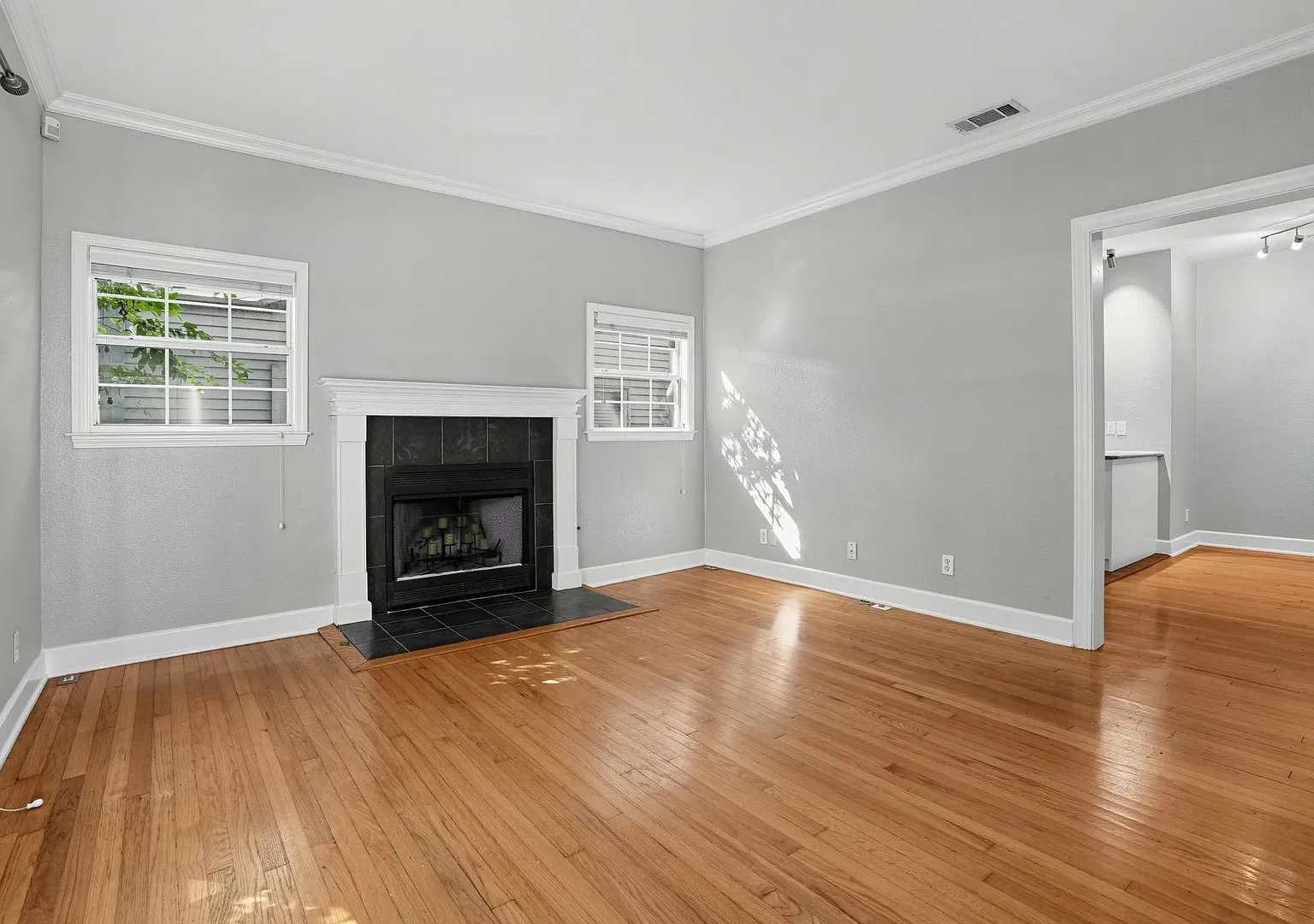 Beautifully Maintained 4-Bedroom Home | Brand-New Deck, Spacious Backyard & Covered Parking! — Photo 4