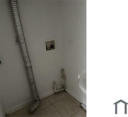 4th image of 4202 N Sandalwood Cir