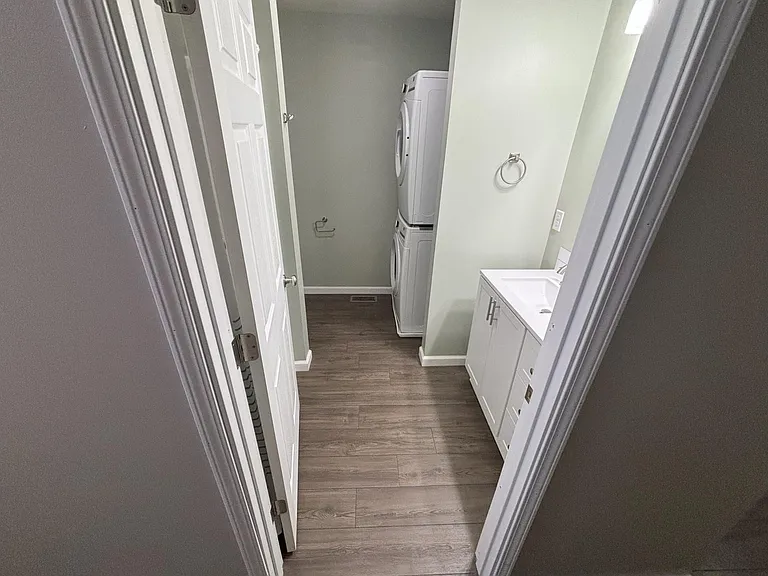 116 S Johnson Ave — Photo 6