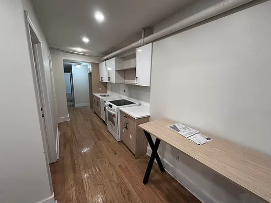 Rented by Space Link Realty | media 2