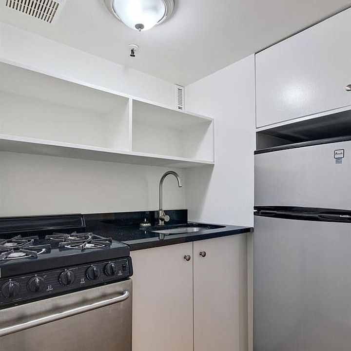 2nd image of 7 Minetta St #2F