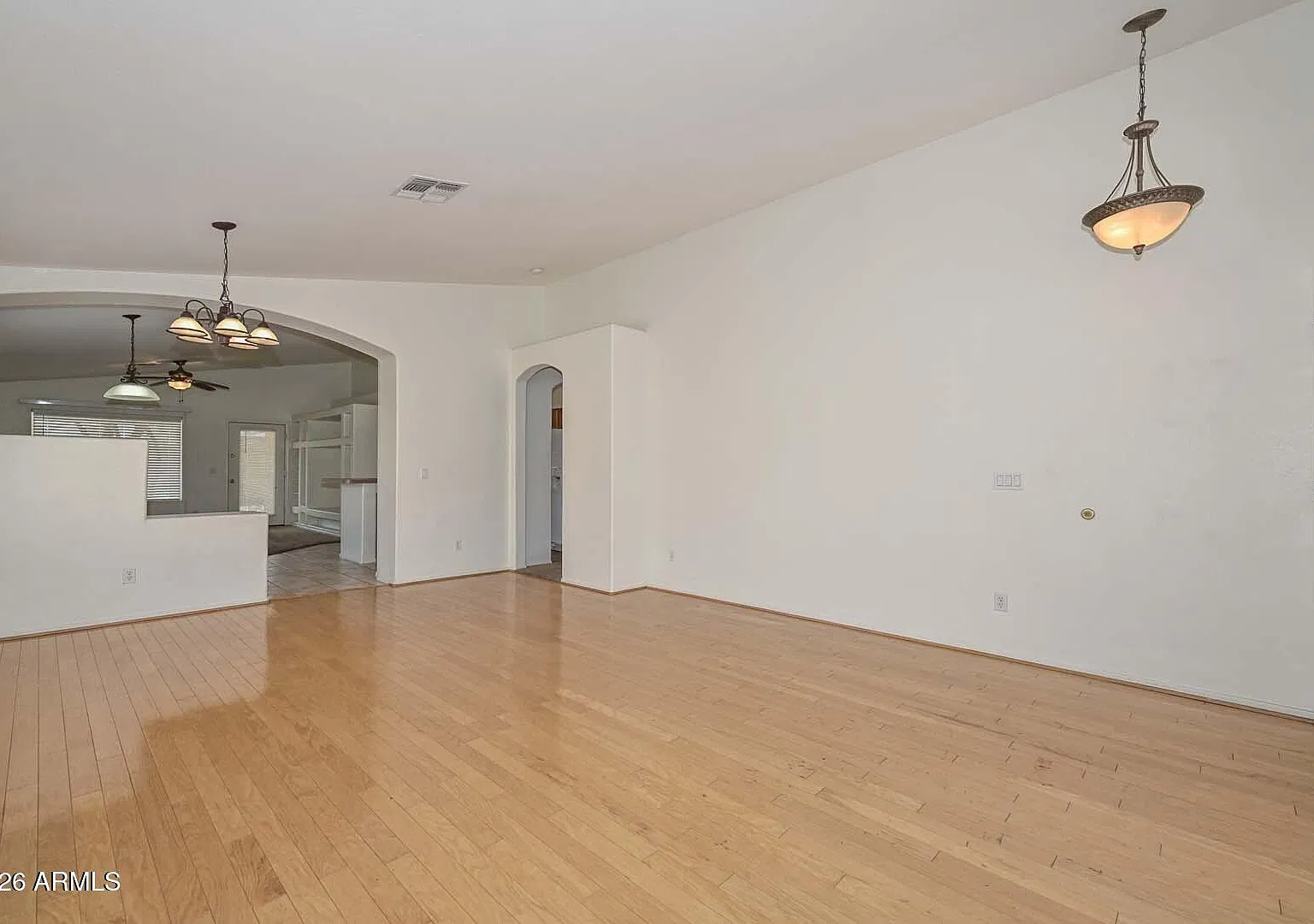 4 bed, 2.0 bath, 1685 sqft, $2,195 — Photo 2