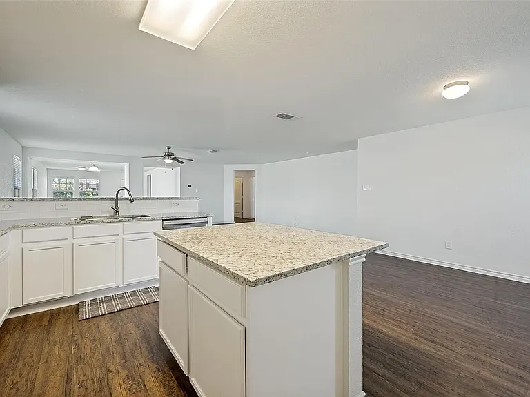 8013 Hidden Oaks Dr — Photo 11