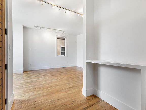 5th image of 247 Rutledge Ave #A