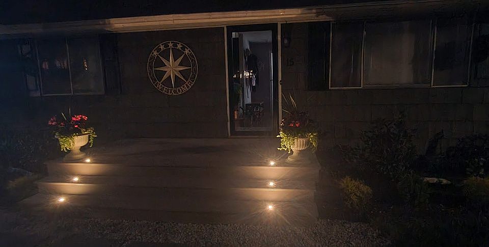 1st image of 15 Shagwong Dr