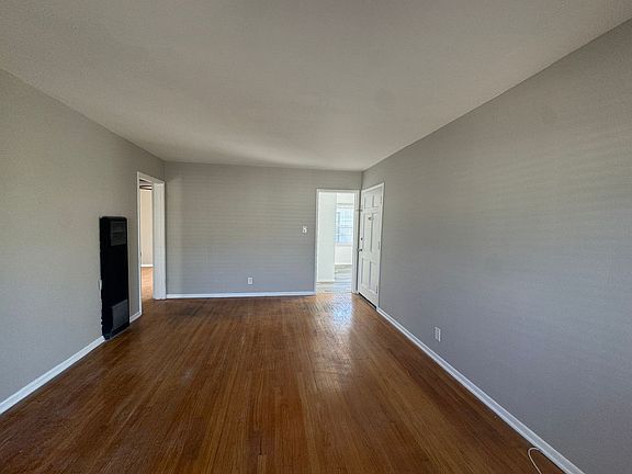 5th image of 11135 Camarillo St #9779f9d5f