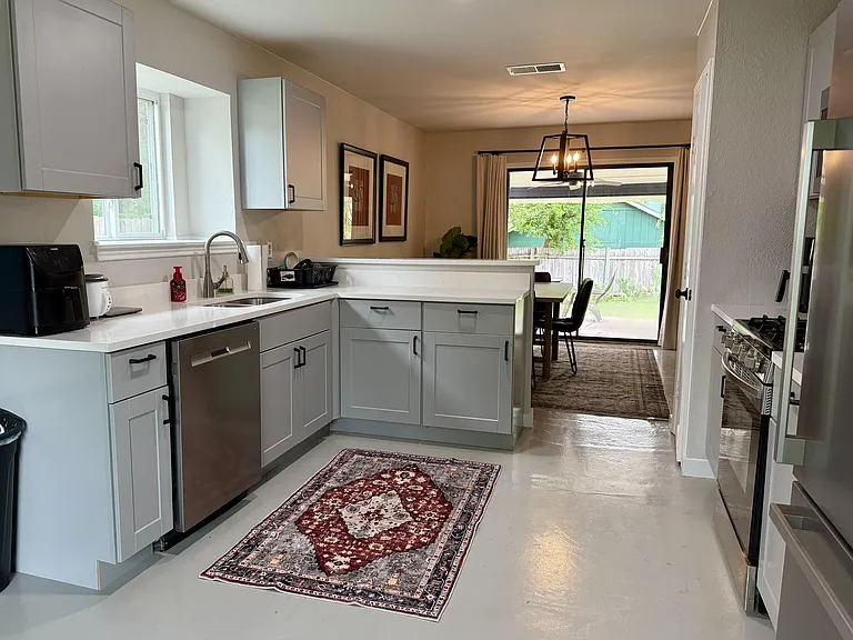 Thompkins Dr — Photo 6